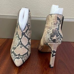 Vince Camuto Women's Sestrind Fashion Boot